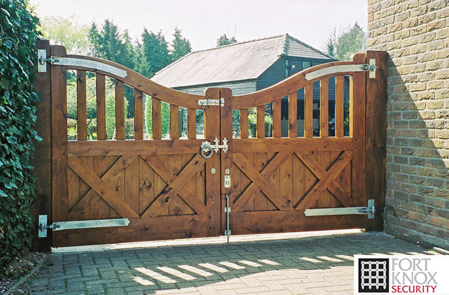 wooden gate that curves down
